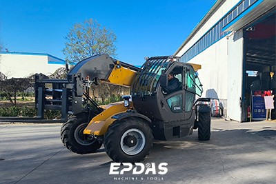 Teleskophåndter i Ghana